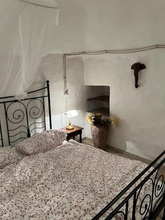 Casa Giuliveto - Charmantes Ferienhaus Mit Privatpool In Olivenhain Ostuni Exterior photo