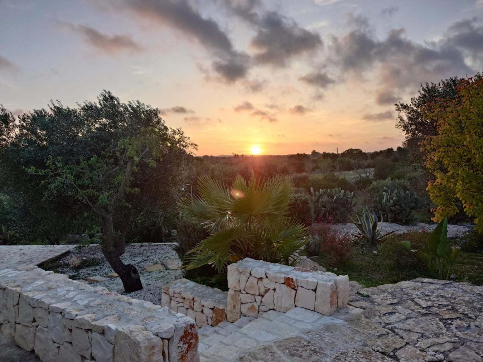Casa Giuliveto - Charmantes Ferienhaus Mit Privatpool In Olivenhain Ostuni Exterior photo